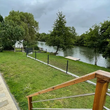 Cosy à Avec Terrasse Et Vue Rivière - Fr-1-410-424 Casa de Férias *