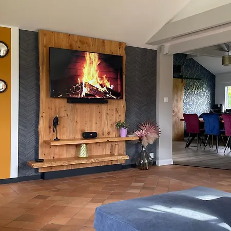 Cosy A Avec Terrasse Et Vue Riviere - Fr-1-410-424 La Fleche